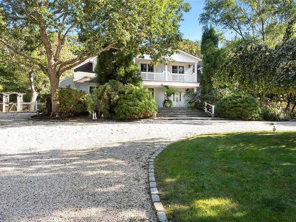 1st image of 11 Pheasant Ln