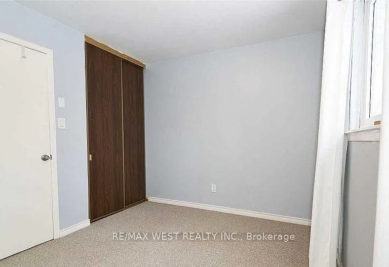 323 Centre St — Photo 16