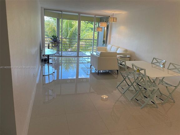5th image of 1501 NE 191st St APT C311