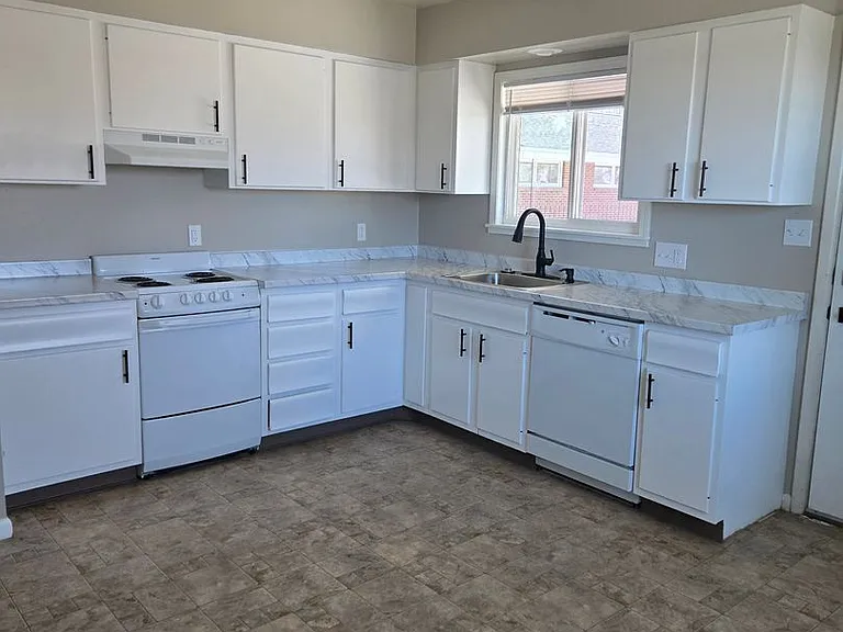 316 N Oregon St — Photo 1