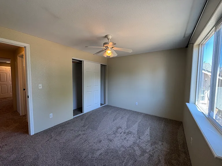 835 SW 10th St — Photo 25