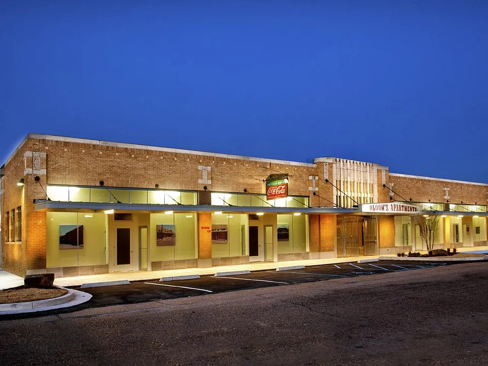 Building Photo 3