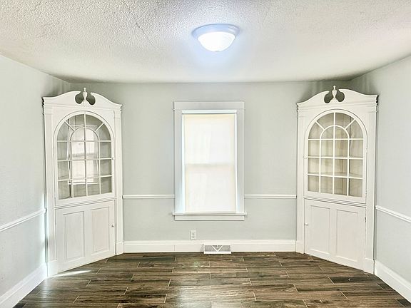 5th image of 125 Stewart Ave