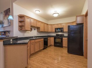 W197N16925 Stonewall Dr UNIT 305, Jackson, WI 53037
