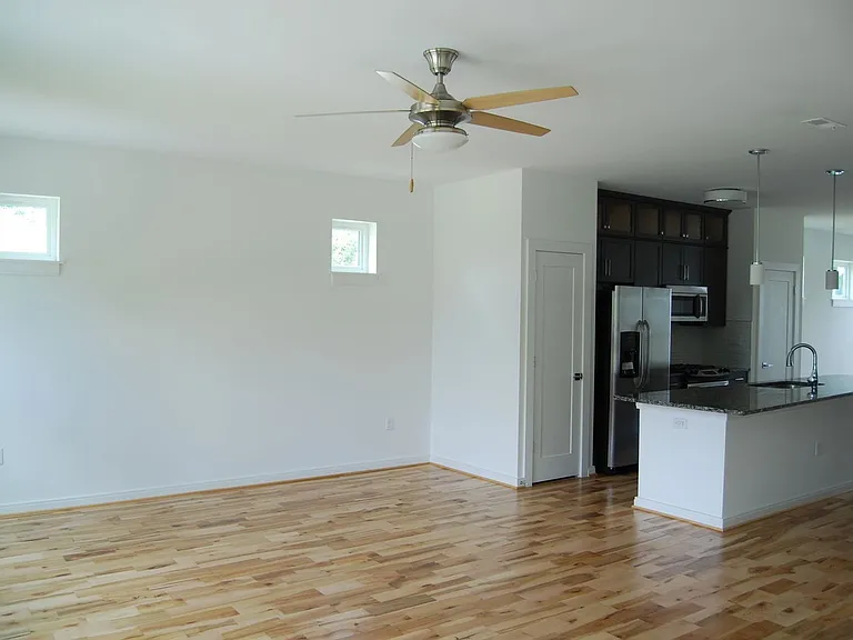 1109 Porter St — Photo 13