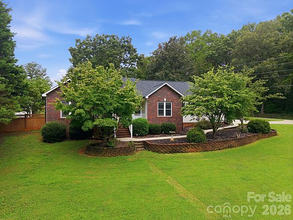 2nd image of 359 Huffstetler Lake Rd