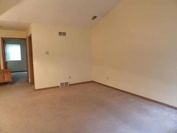 2nd image of 4547 South Ave #4