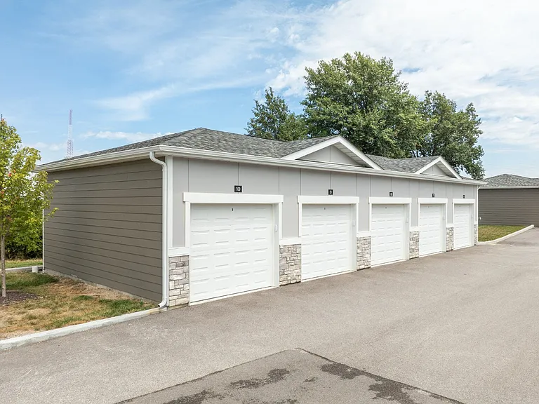 Citrine Apartments — Photo 48