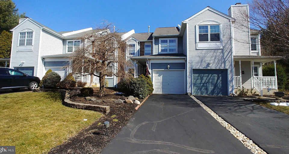 1st image of 12 Kirkwood Dr