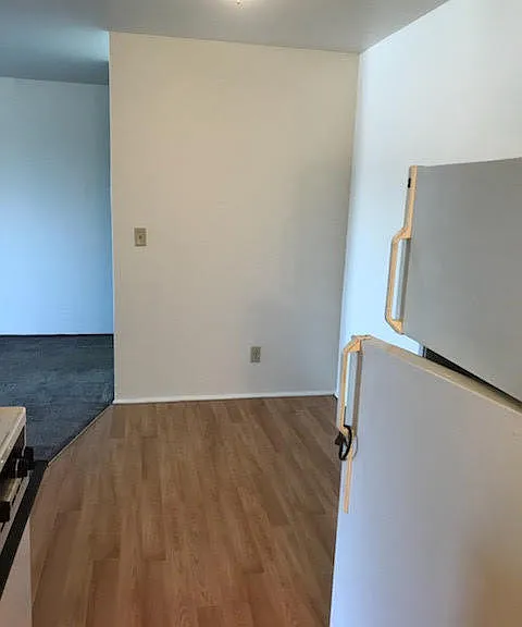 Evergreen Village Apartments — Photo 19