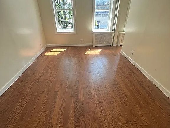 3rd image of 950 Rogers Ave