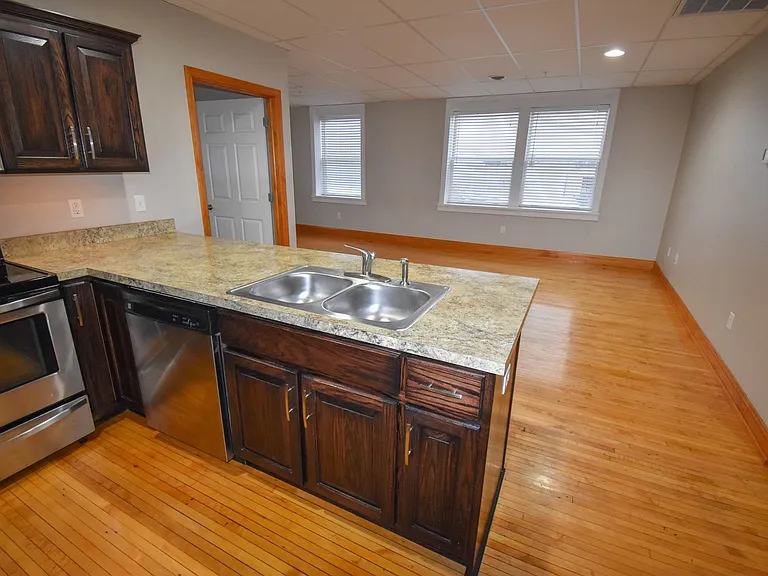 110 E Bald Eagle St — Photo 34