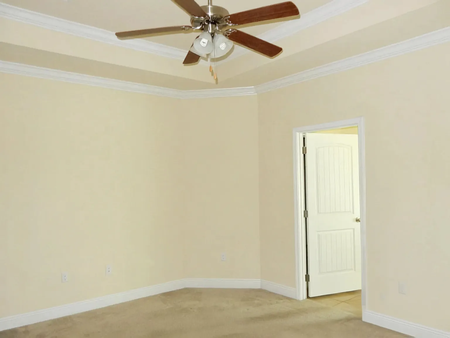4 bed, 1700 sqft, $2,600 — Photo 4