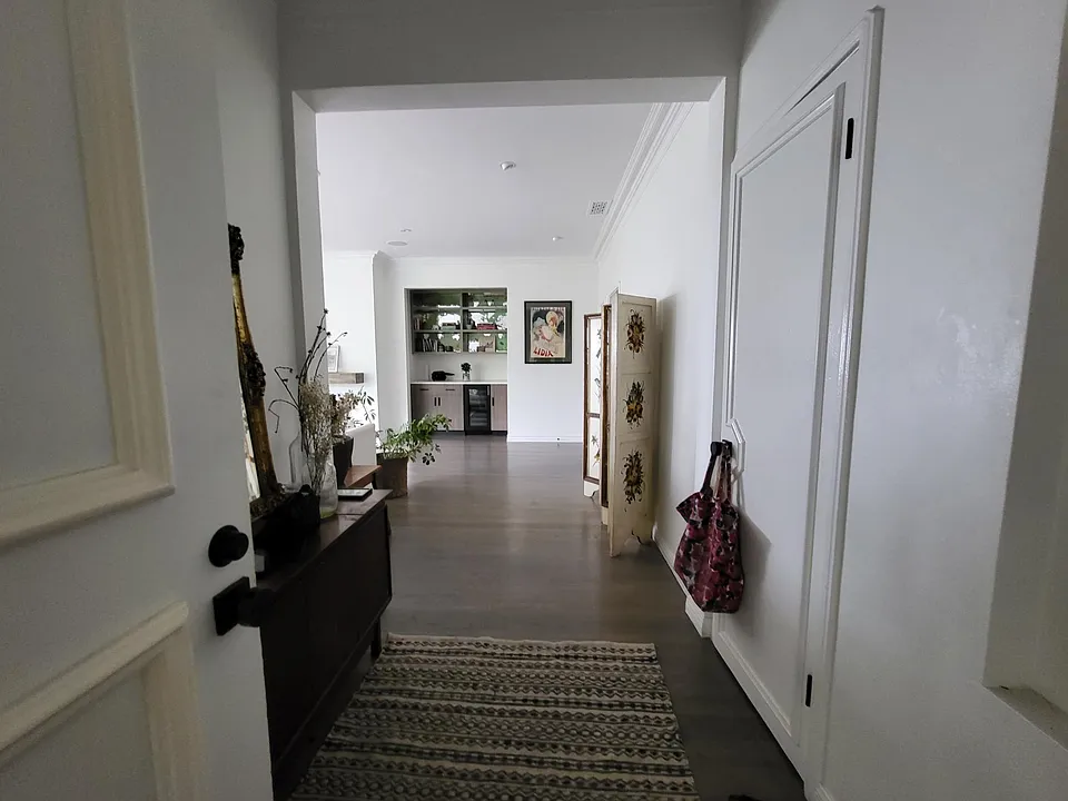 PH 7 Foyer