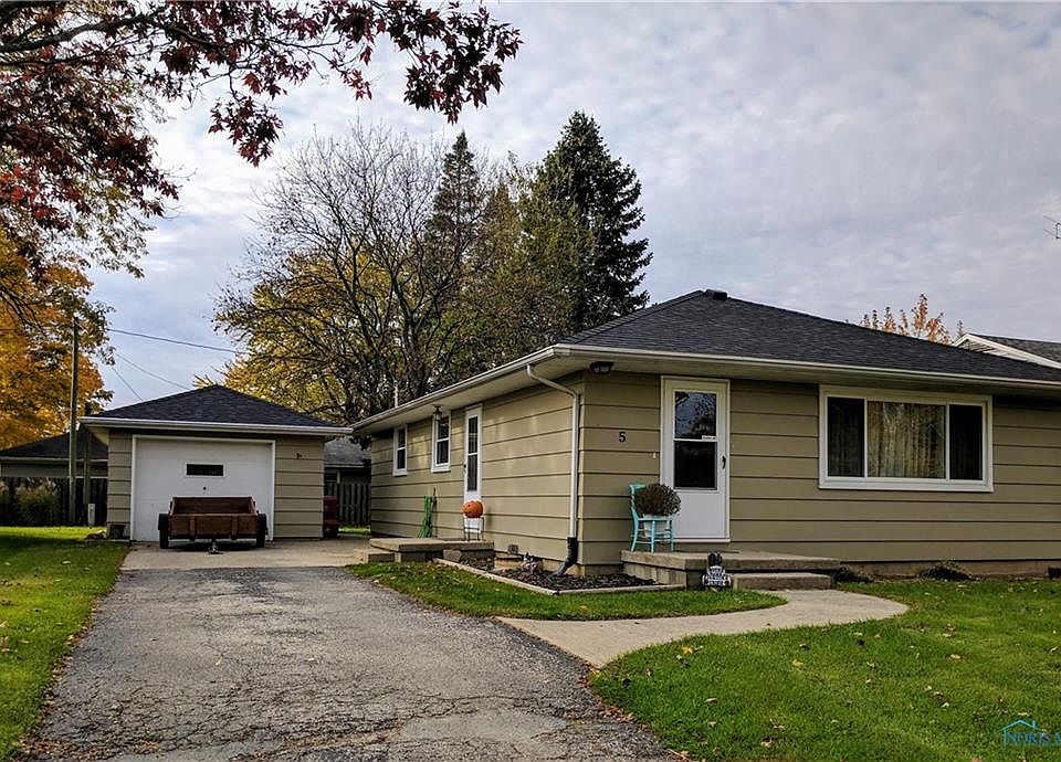1st image of 5 Park Ct
