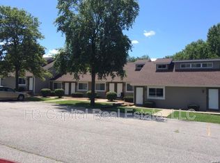 78 Village Ct, Glen Carbon, IL 62034