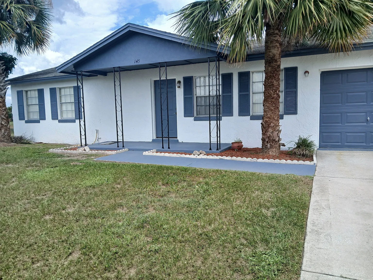 2 bed, 1200 sqft, $2,200 — Photo 1