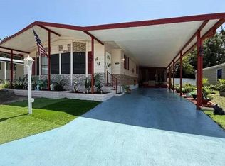 215 Laurelcrest Cir, Valrico, FL 33594