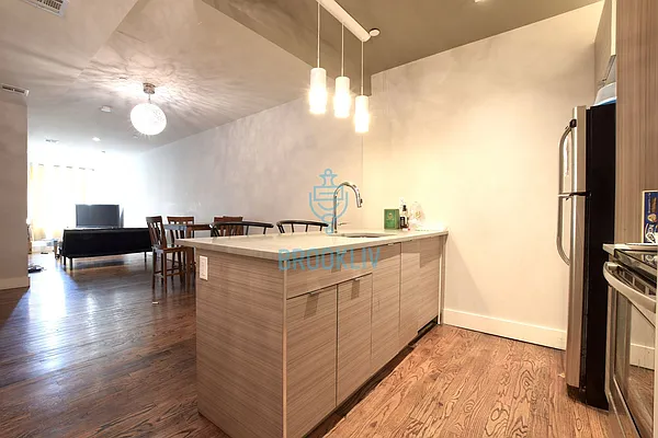 Rented by null | media 15