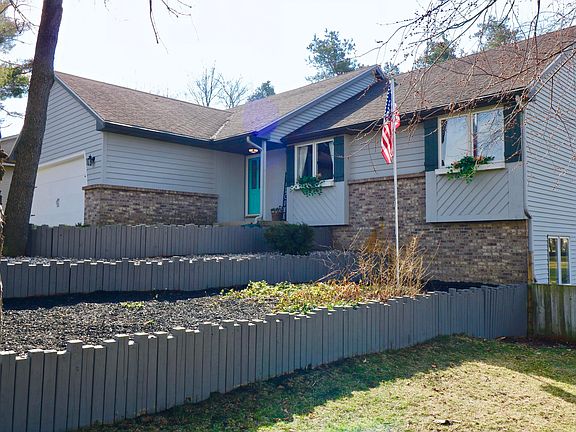 3rd image of 1694 Karen Dr