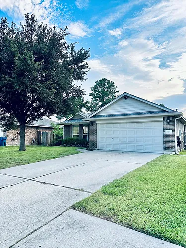 21604 Horseshoe Dr Photo 1