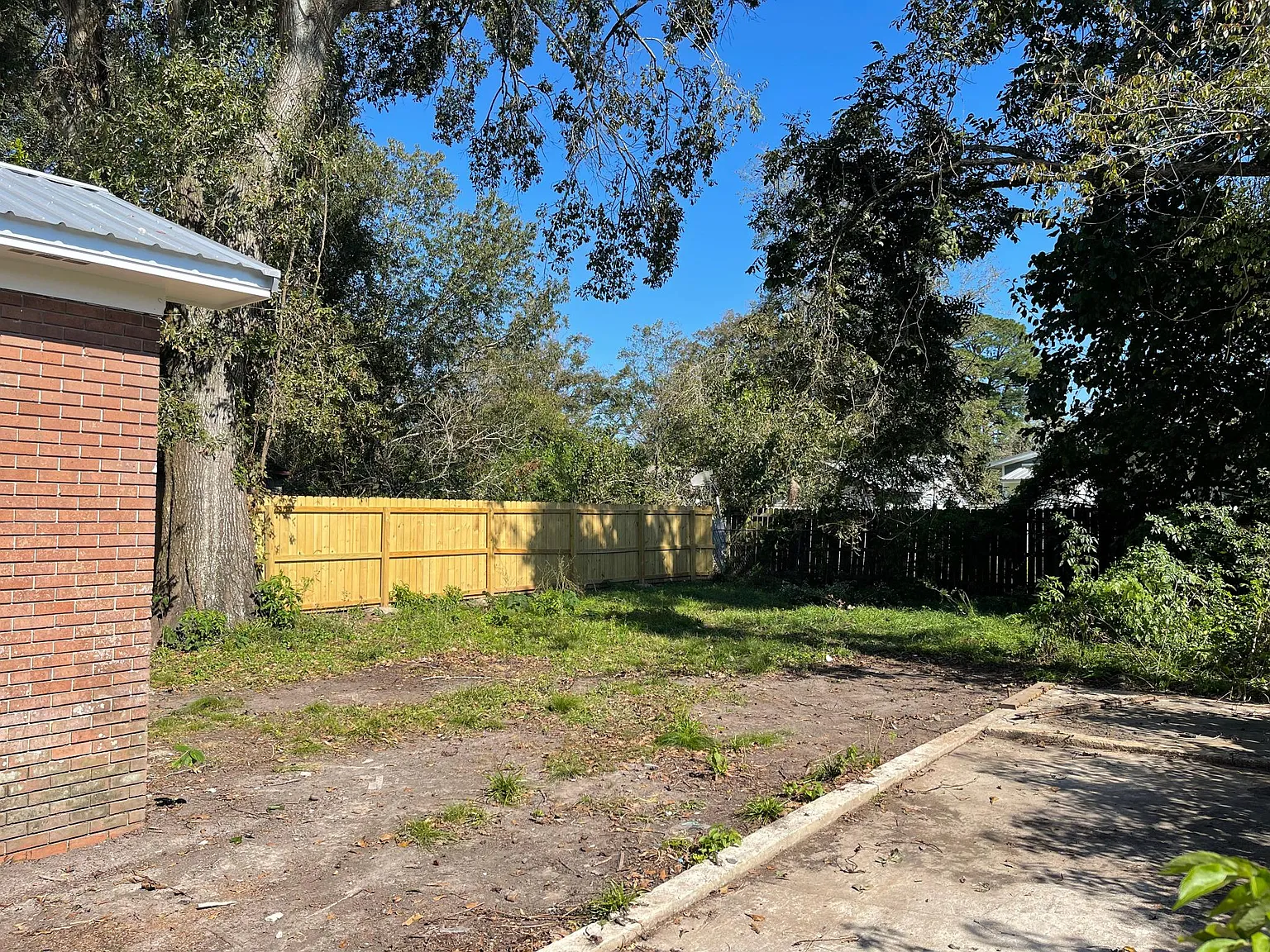 4 bed, 1900 sqft, $1,300 — Photo 3