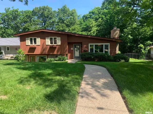 1811 E Maple Ridge Dr, Peoria, IL 61614