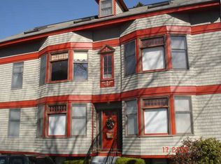 24 Perry St, Newport, RI 02840