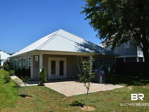 3rd image of 8209 Carmel Cir