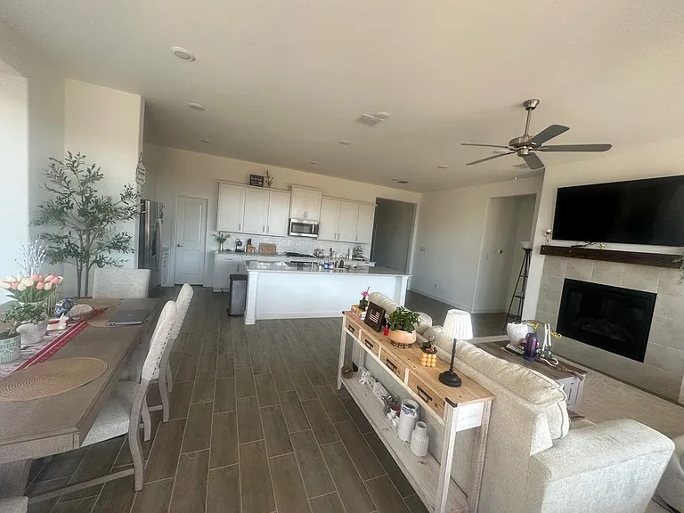 536 Breeds Hill Rd — Photo 8