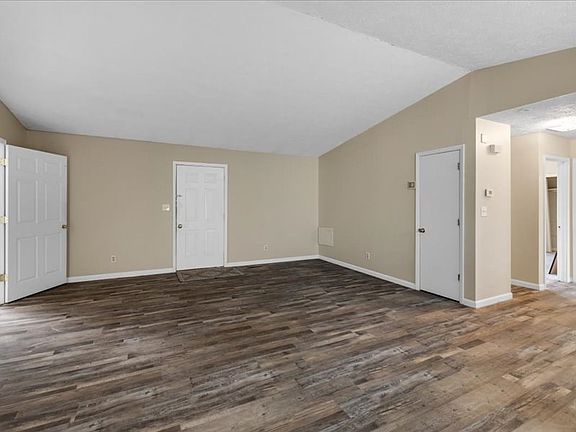 5th image of 560 McCoy Ave