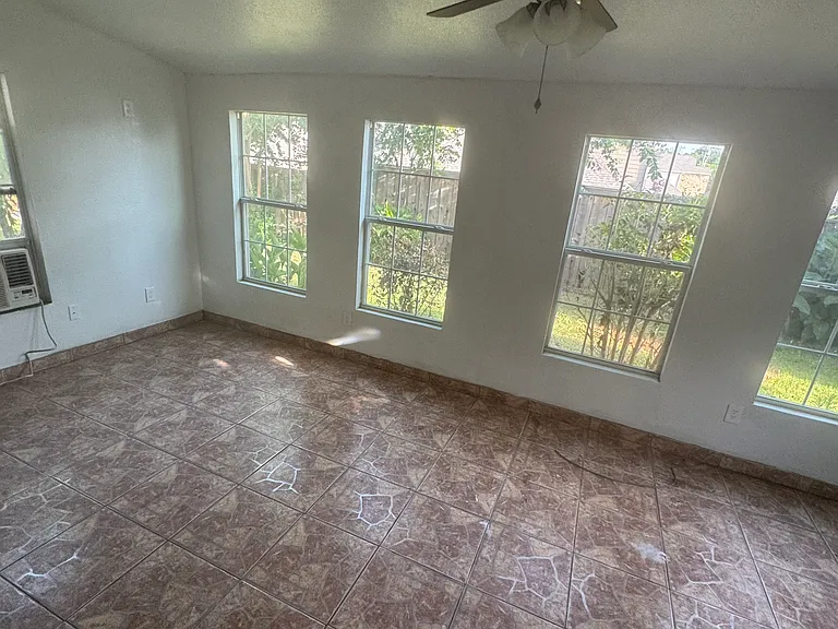 115 Pinion Dr — Photo 12