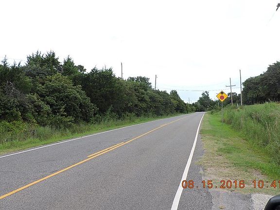 Exterior Neighborhood (street photo)