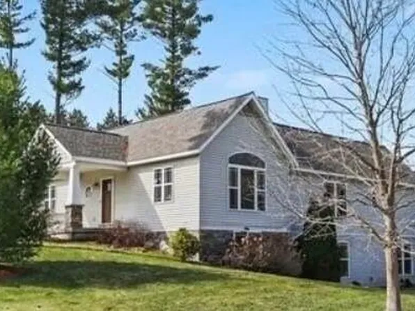 1921 Pineridge Dr, Hastings, MI 49058