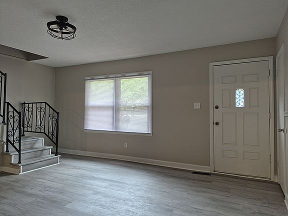 4th image of 404 Wooddale Dr