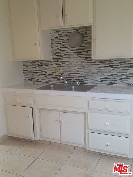 2nd image of 1437 W 104th St