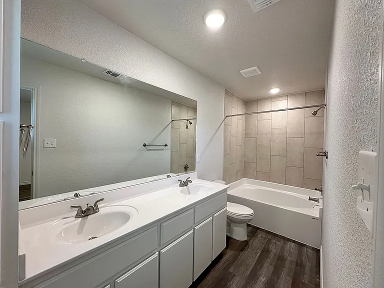 218 B Dolphin — Photo 24
