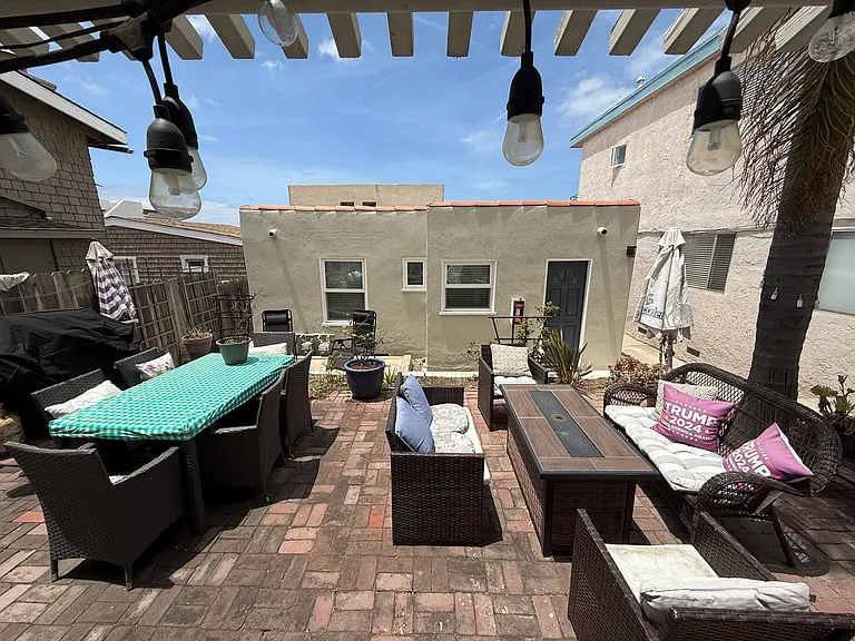 1028 Bayview Dr — Photo 5