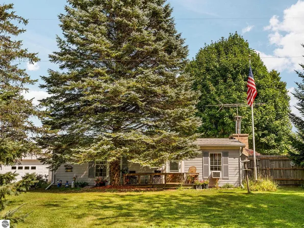 8645 Rahe Rd, Kingsley, MI 49649