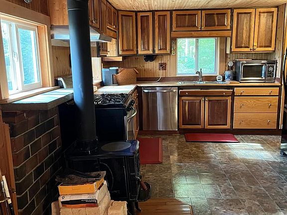 3rd image of 3315 Moriah Ln