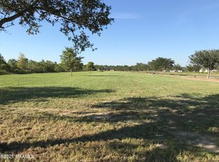 155 Oaktree Ln, Rayne, LA 70578