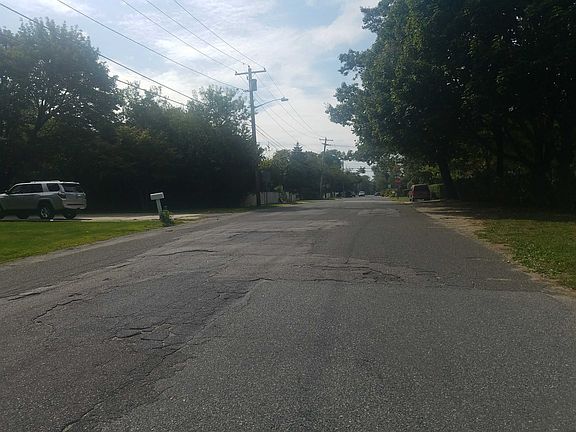 4th image of 37 New Hampshire Ave