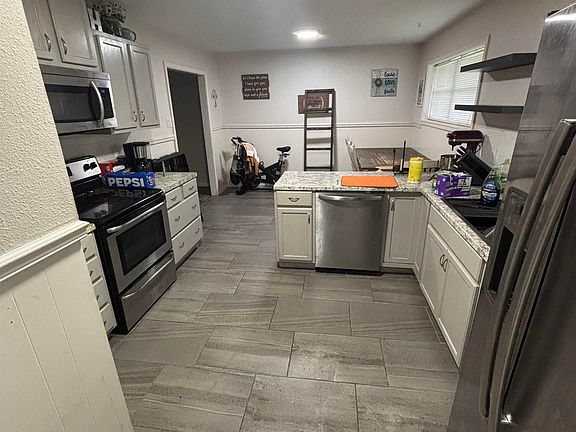 3rd image of 3135 Rollingwood Dr