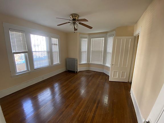 4th image of 115 Bartlett St #1