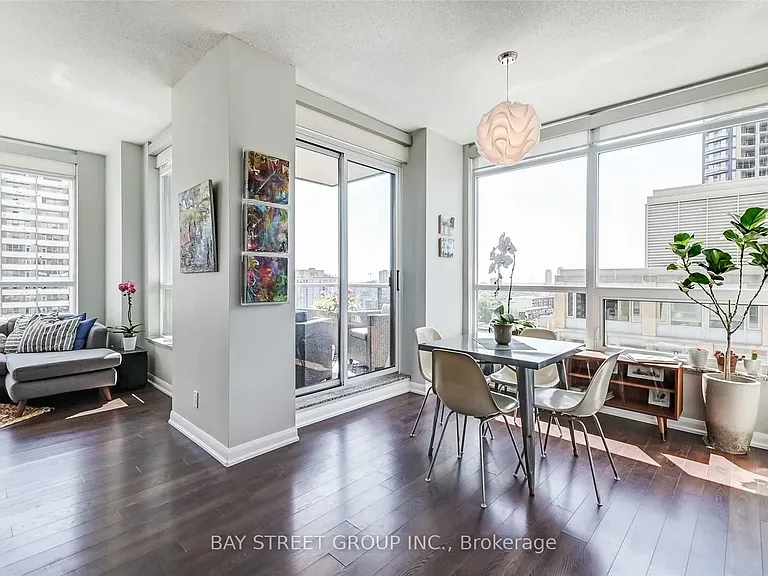 500 Sherbourne St #1004 — Photo 5
