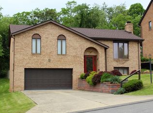 911 Jill Dr, Pittsburgh, PA 15227