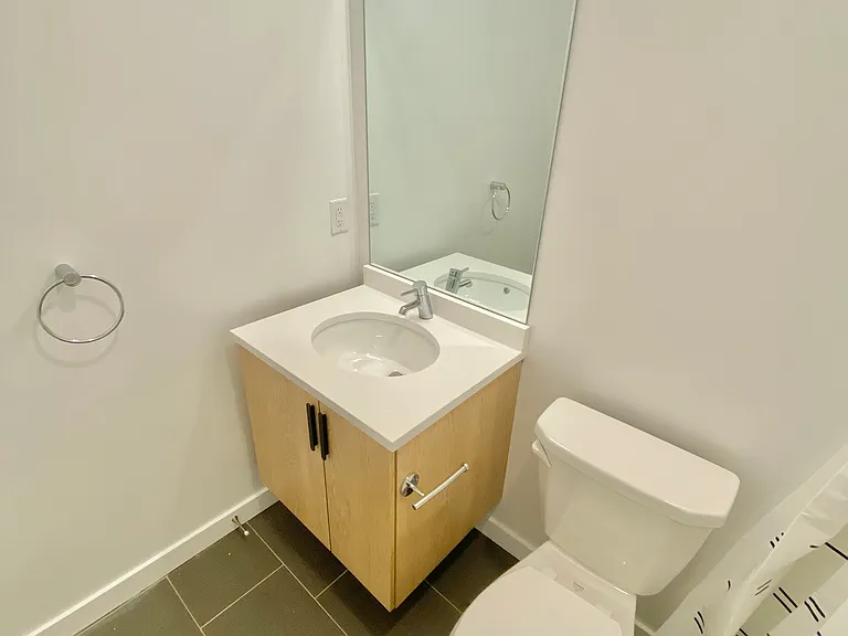 106 Howe St #506 — Photo 8