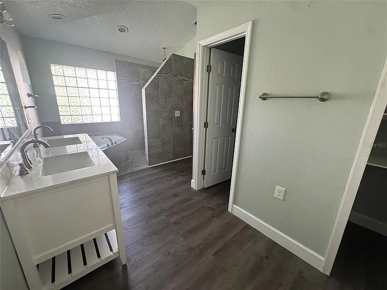 10941 Mill Pond Way — Photo 17