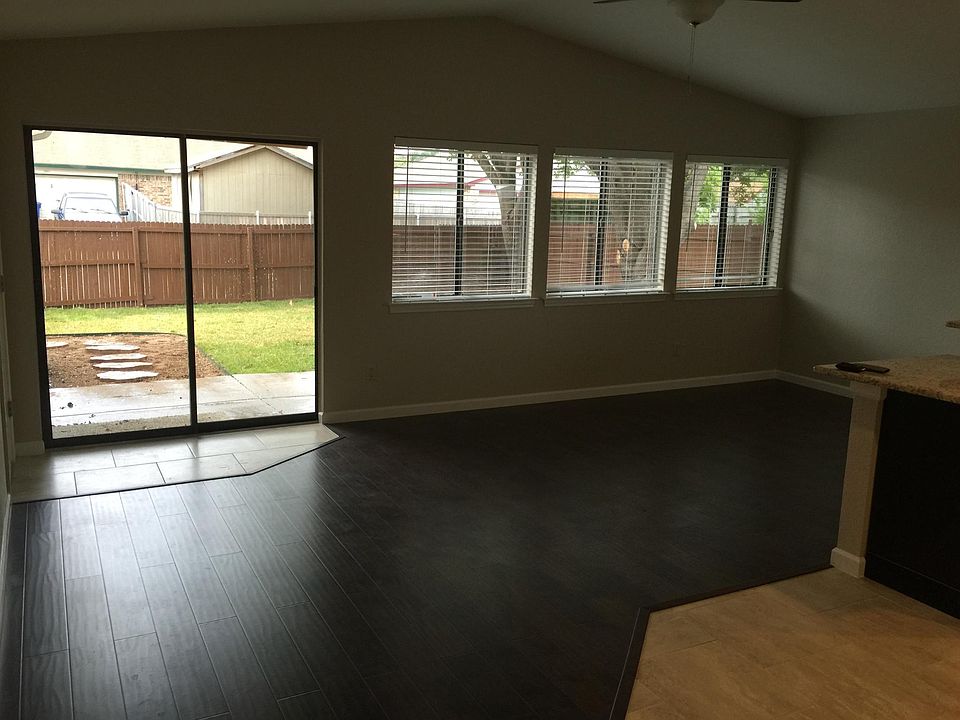 2nd image of 1012 Bellflower Dr