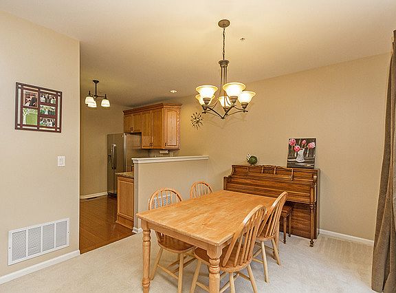 5th image of 185 Tanglewood Dr
